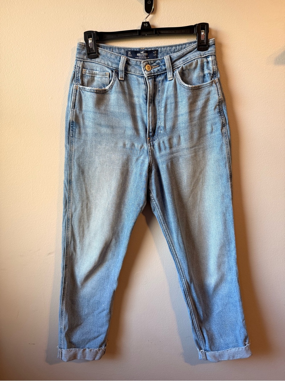 Hollister Ultra High-Rise Light Blue Mom Jeans Size 26 S